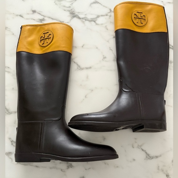 Tory Burch Riding/ Rain Boots Dark Brown Yellow Rubber Waterproof Women's 10 - Picture 1 of 14